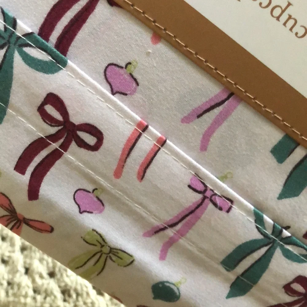 cupcakes & cashmere brand new